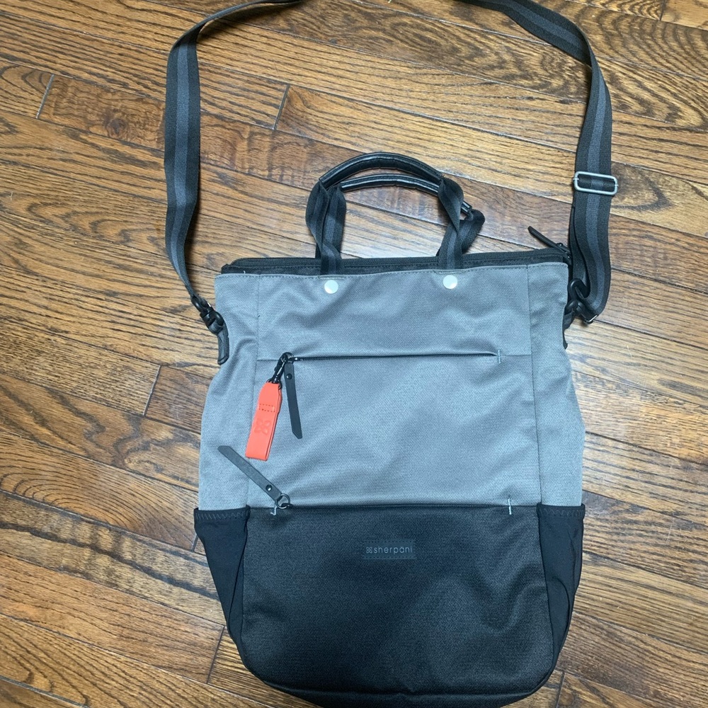 Sherpani Camden laptop bag
